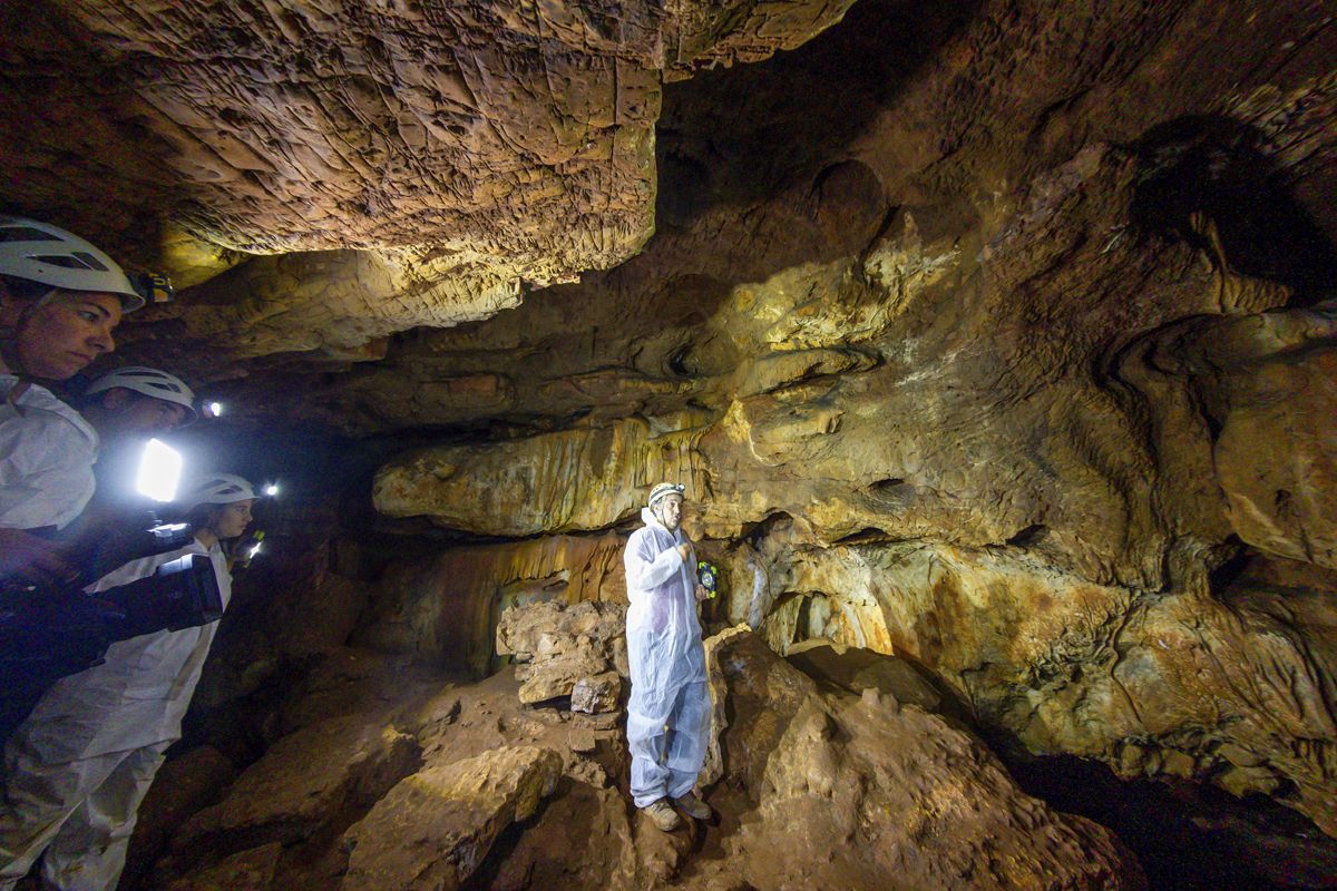 Visita a la cueva de Maltravieso en Cáceres