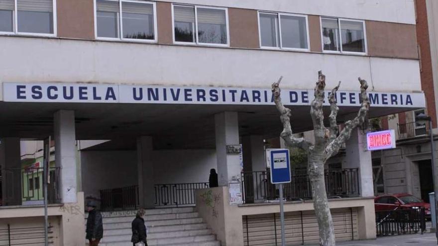 Exteriores de la Escuela de Enfermería de Zamora.