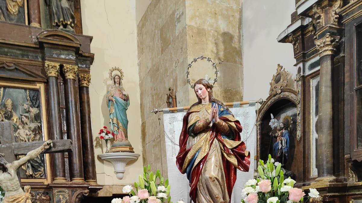 Imagen de María Inmaculada en la iglesia de Jambrina.