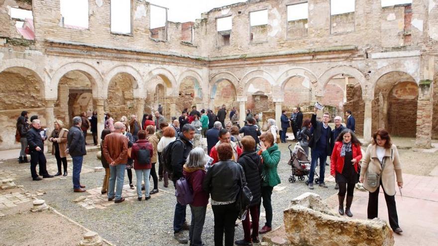 Urbanismo debate con los vecinos el futuro de Regina tras la obra