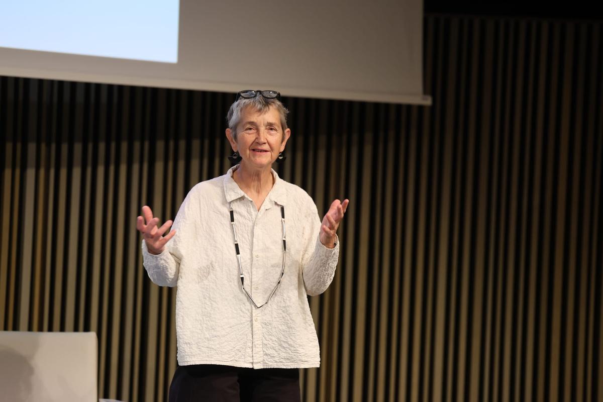 La ex directora de la Tate, Frances Morris, en las V Jornadas de Arte y Sostenibilidad de la Fundació Macba.