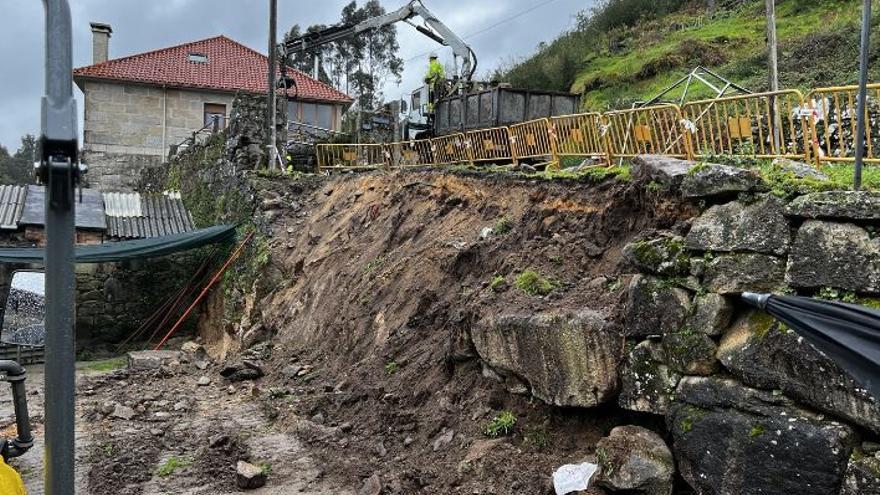 Las fuertes lluvias provocan el desplome de un muro en Xeve