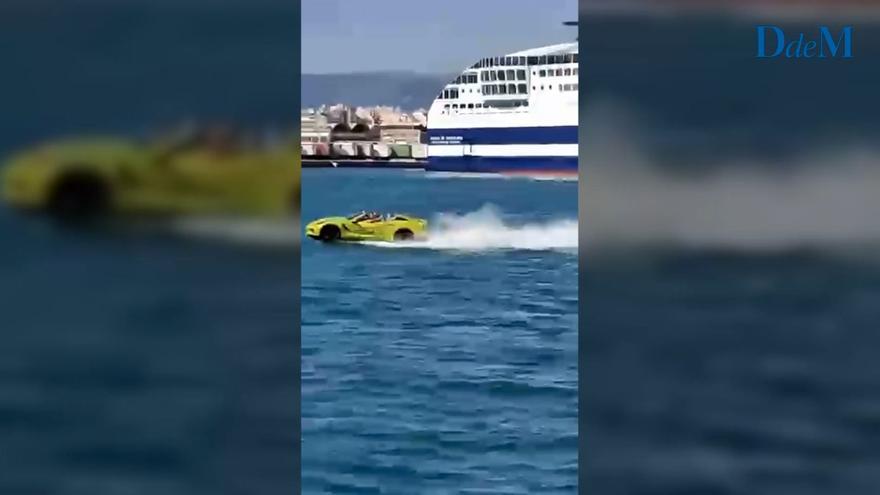 El sorprendente Ferrari que navega en aguas de Baleares a 800 euros la hora de alquiler