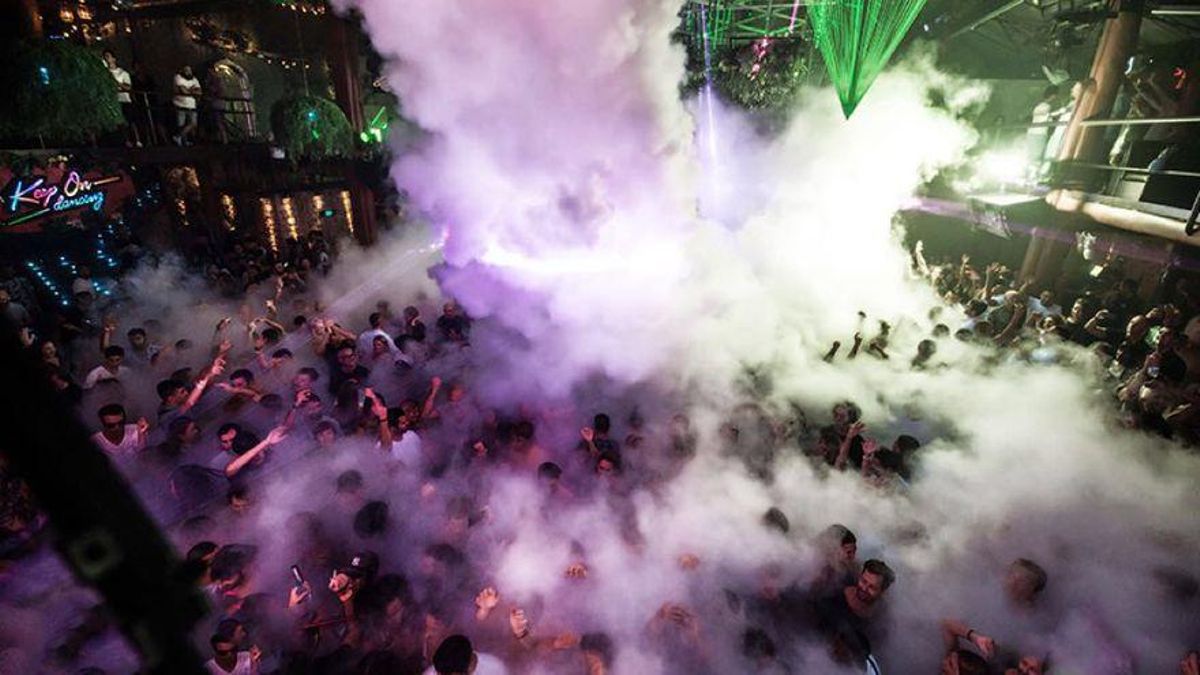 El "fiestón del siglo", anuncia la discoteca.