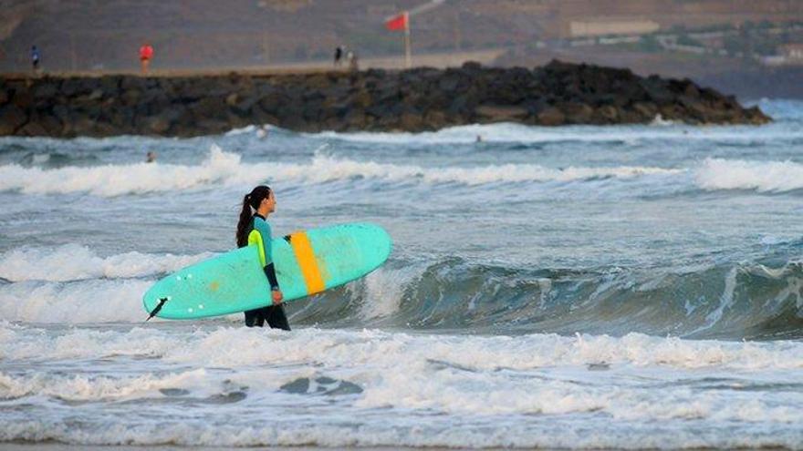 Inicio de la fase 2 en Canarias | Las Canteras recobra la normalidad en el inicio de la fase 2 (11:30 horas)