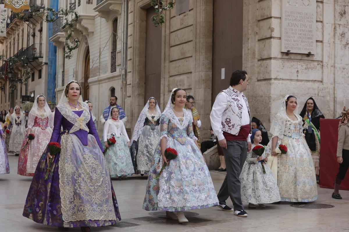 Todas las fotos de la ofrenda del 18 de marzo por la calle San Vicente hasta las 18:30 horas Todas las fotos de la ofrenda del 18 de marzo por la calle San Vicente hasta las 18:30 horas