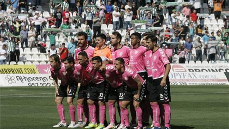 El Tenerife supera los 6.000 abonados a falta de dos días del debut en casa