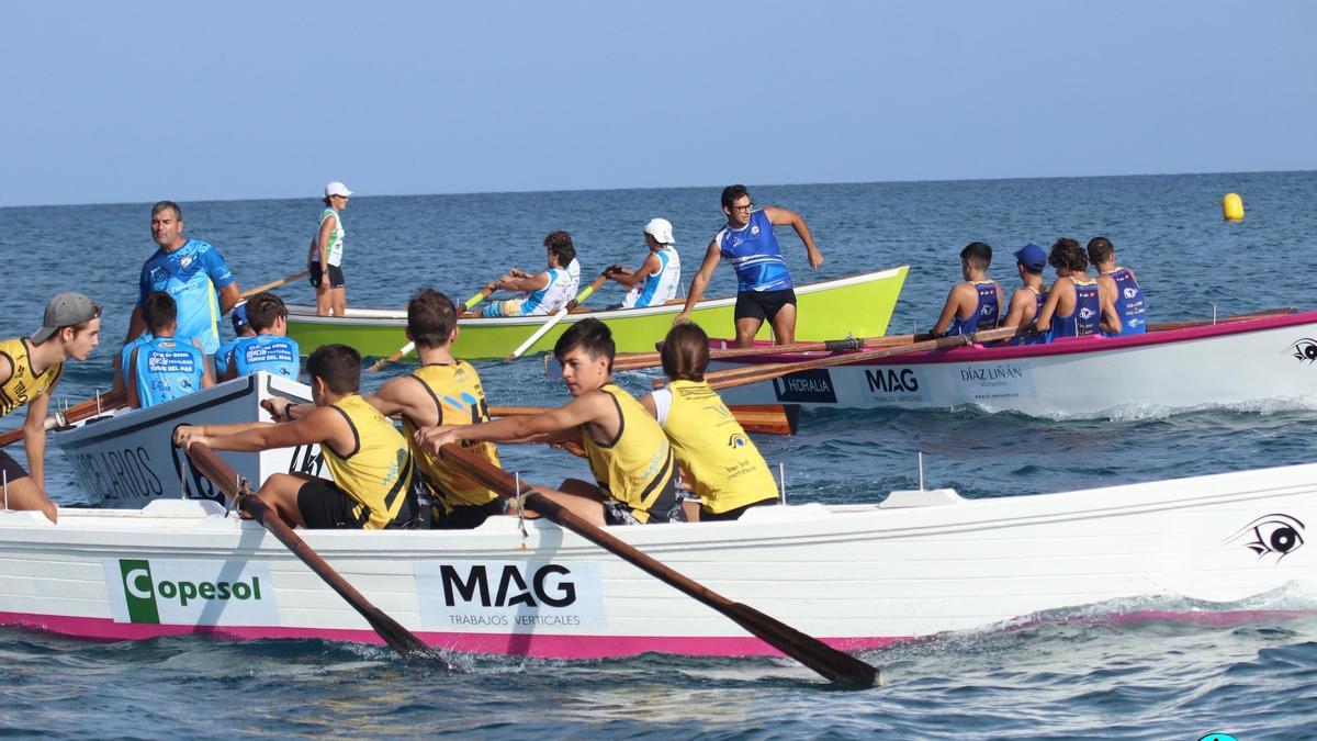 La I Liga de Chalanas tendrá lugar el sábado 26 de abril en La Caleta de Vélez.