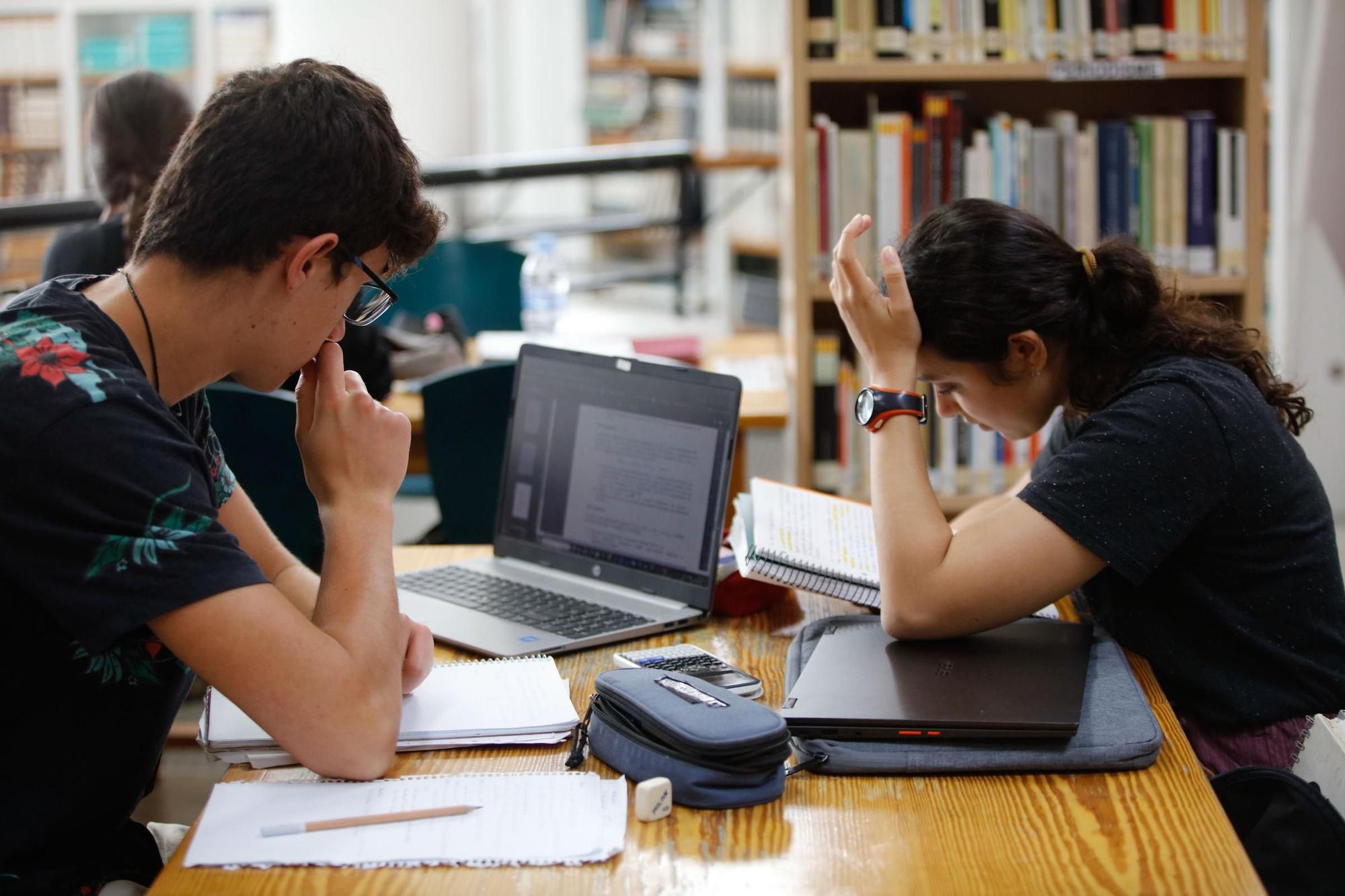 Galería: Los estudiantes de Ibiza se preparan para selectividad