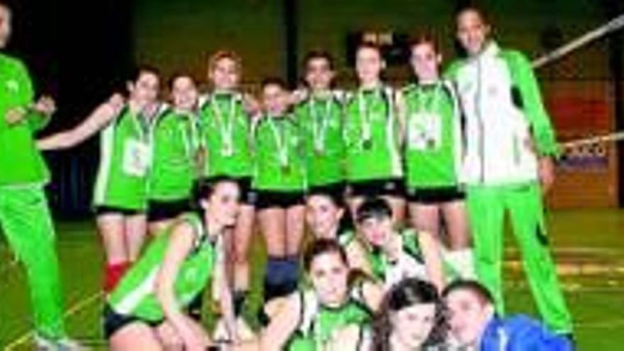 Las juveniles del Arroyo, campeonas de nuevo