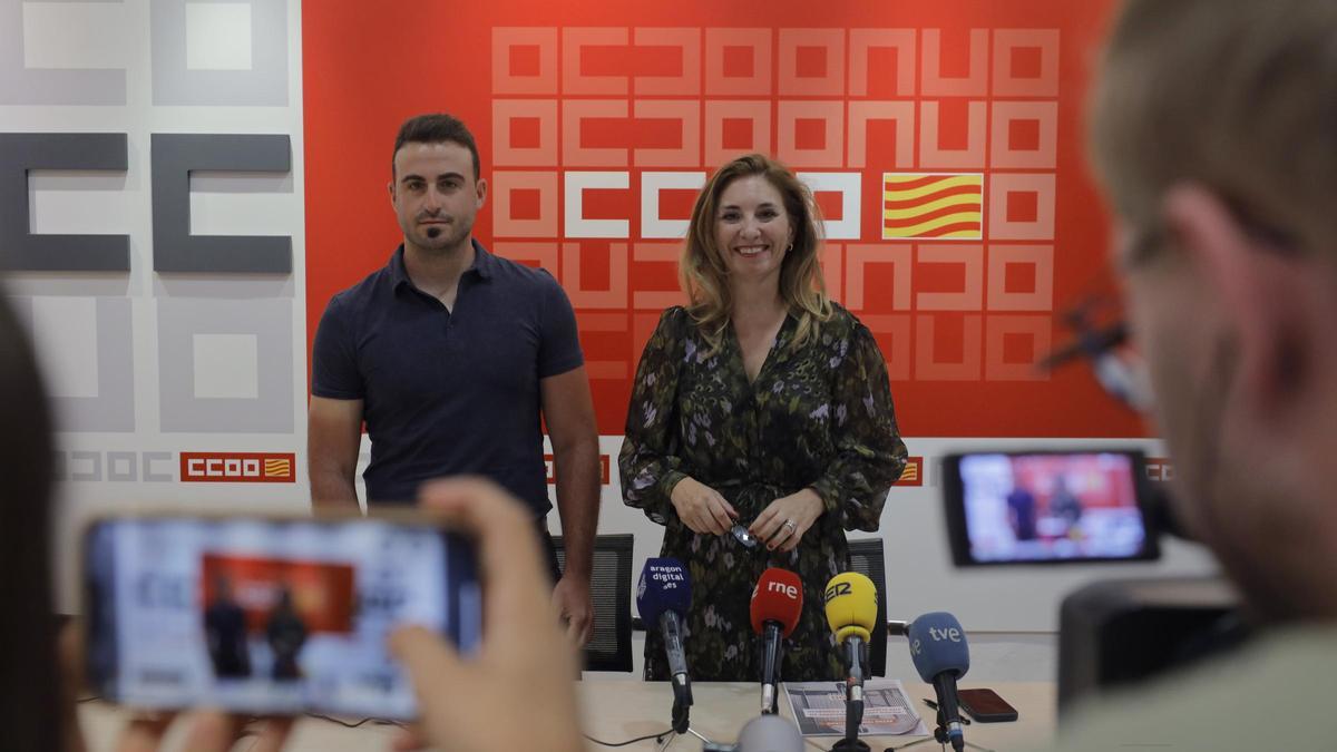Marta Laiglesia, secretaria general de la Federación de Servicios de CCOO Aragón, junto a Ignacio Alastuey.