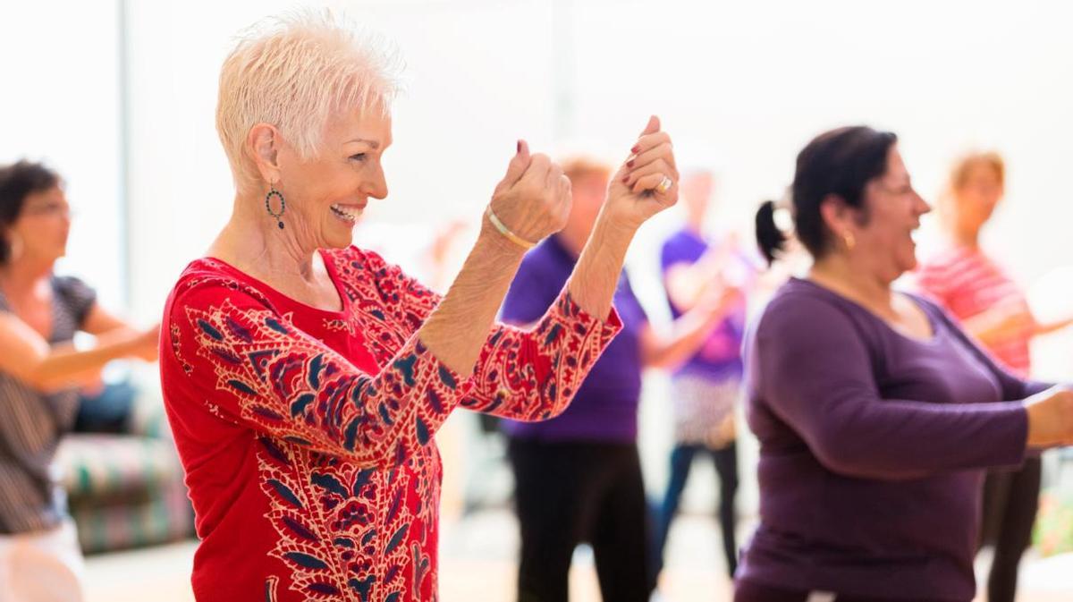 Mujeres bailando