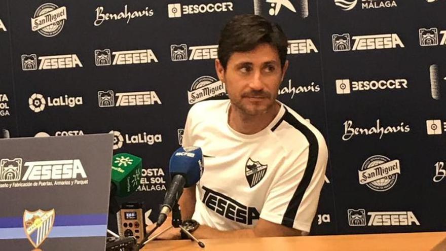 Víctor Sánchez del Amo en la rueda de prensa previa al Racing-Málaga