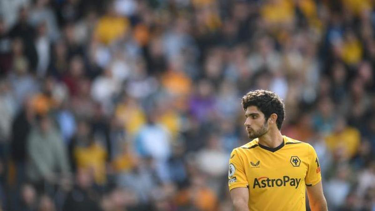 Guedes durante un partido con los Wolves esta temporada