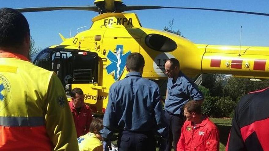 El ciclista va ser evaquat en un helicòpter medicalitzat