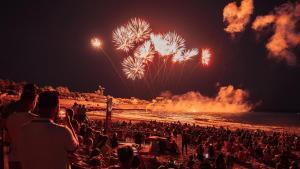 La playa del Miracle de Tarragona, durante el 34º Concurs Internacional de Focs Artificials de este 2026.