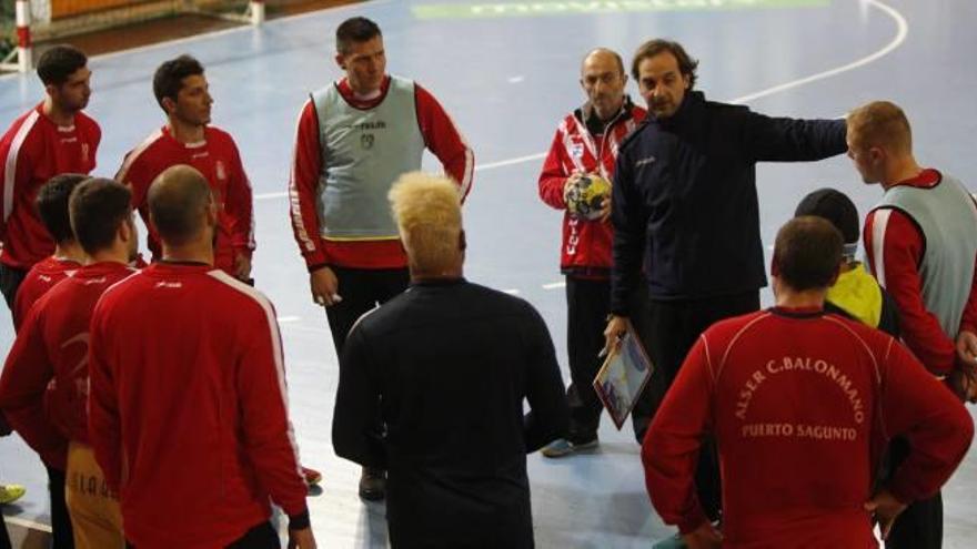 Sergio Berrios dirigió ayer su segundo entrenamiento del Fertiberia.