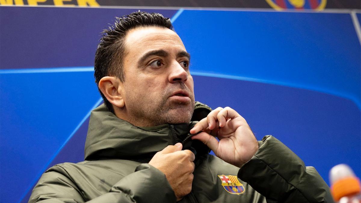 Xavi, en la rueda de prensa del Barça - Oporto