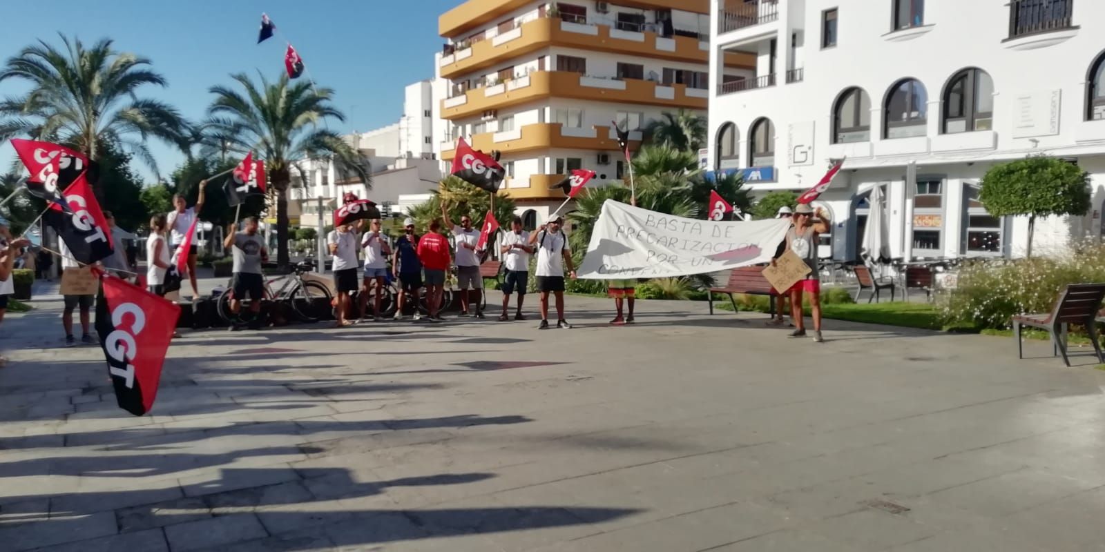 Los socorristas de Cruz Roja en Ibiza denuncian la falta de personal en las playas