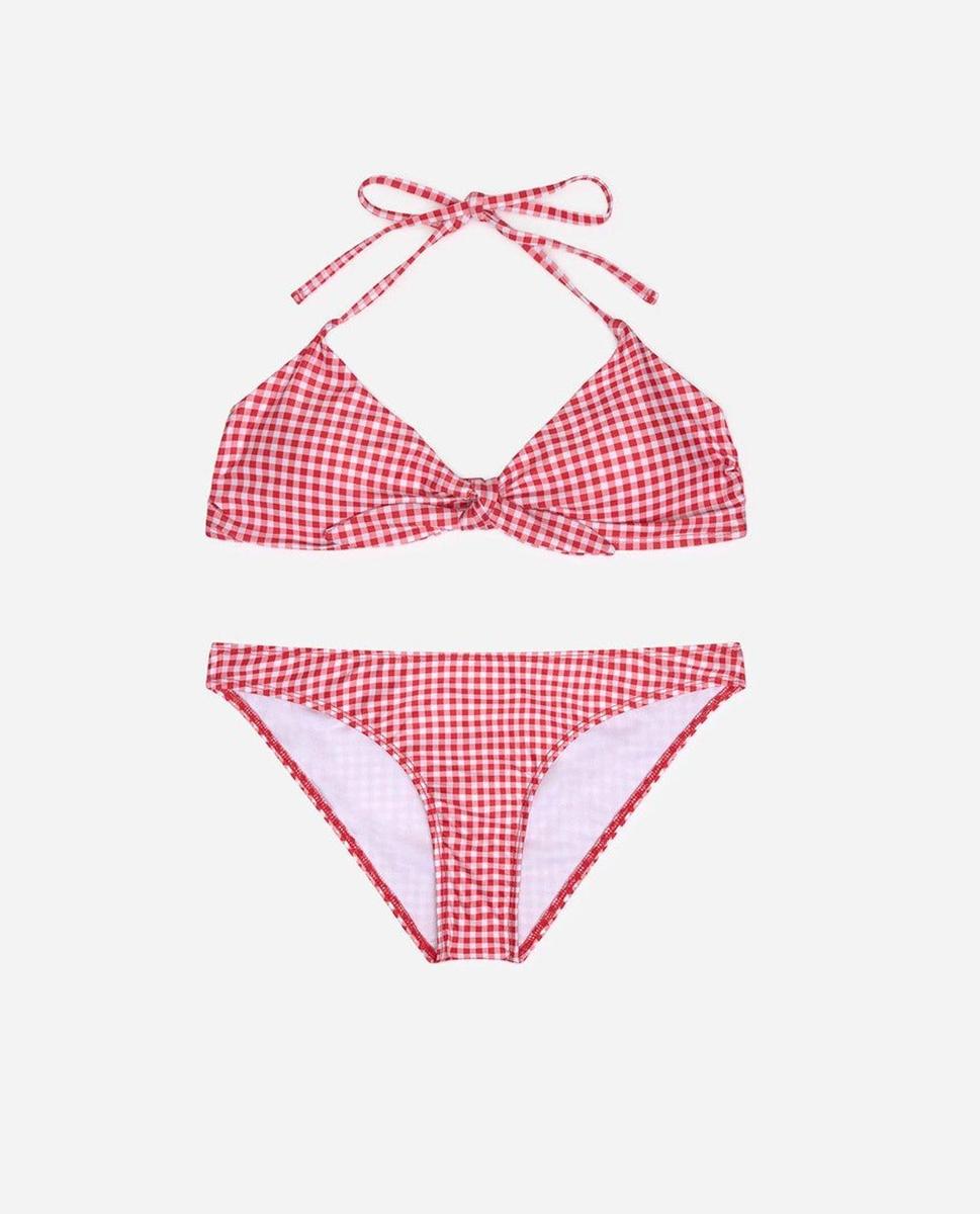 Bikini de triángulo estampado de cuadros vichy blancos y rojos de Lefties. (Precio:6,99 euros)