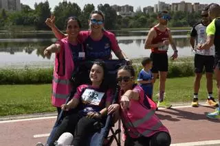 Badajoz Inclusivo reúne en el parque del Guadiana a casi 700 mayores y niños