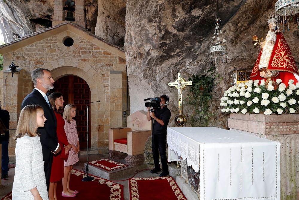 Visita de la Casa Real a Covadonga