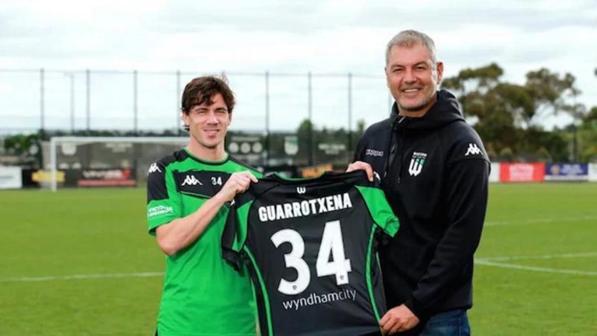 Iker Guarrotxena durante su presentación con el Western United australiano.