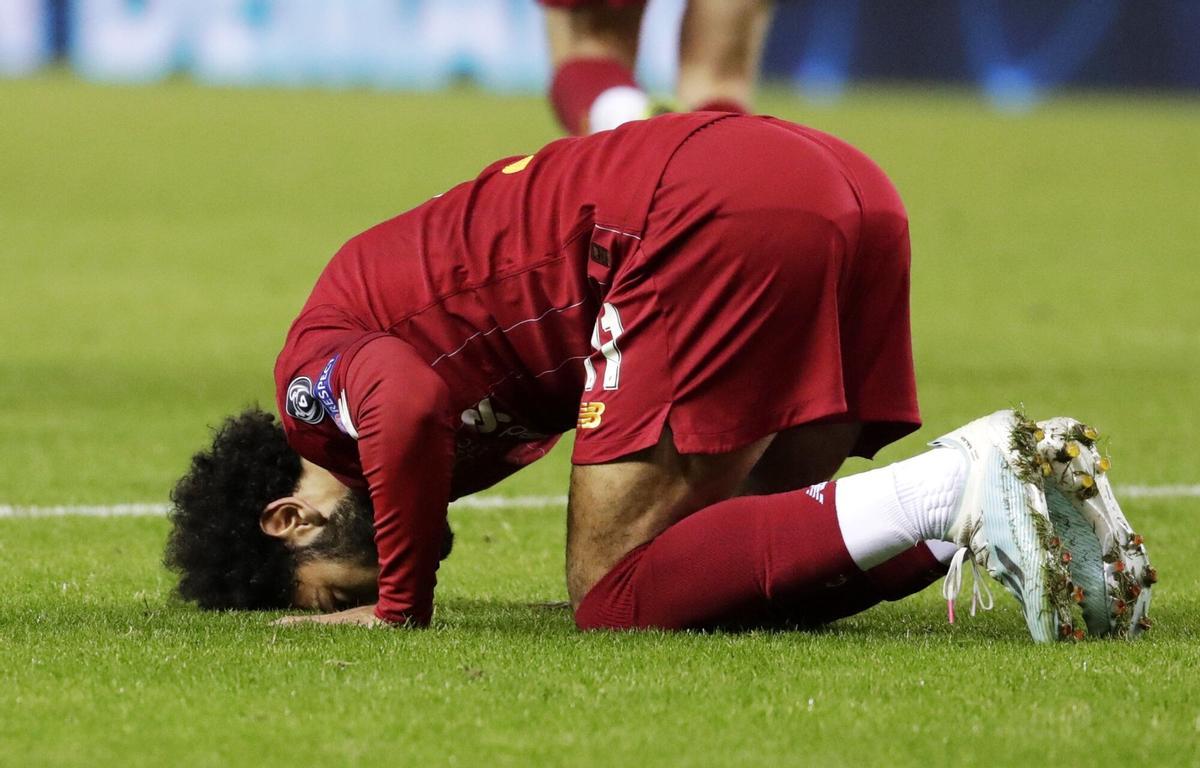 Genk (Belgium), 23/10/2019.- Mohamed Salah of Liverpool celebrates after scoring his team's fourth goal during the UEFA Champions League Group E match between Genk and Liverpool FC in Genk, Belgium, 23 October 2019. (Liga de Campeones, Bélgica) EFE/EPA/STEPHANIE LECOCQ. HORIZONTAL