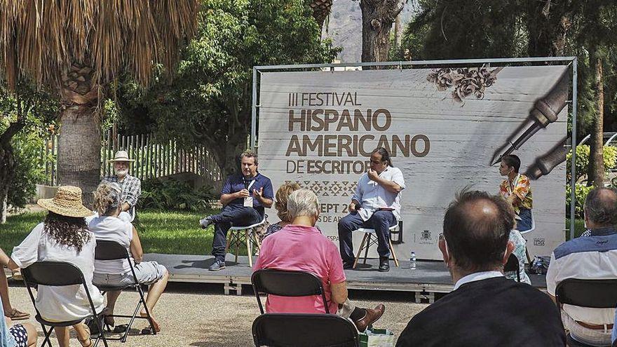 El Festival Hispanoamericano de Escritores de La Palma reanuda su cuarta edición suspendida por el volcán