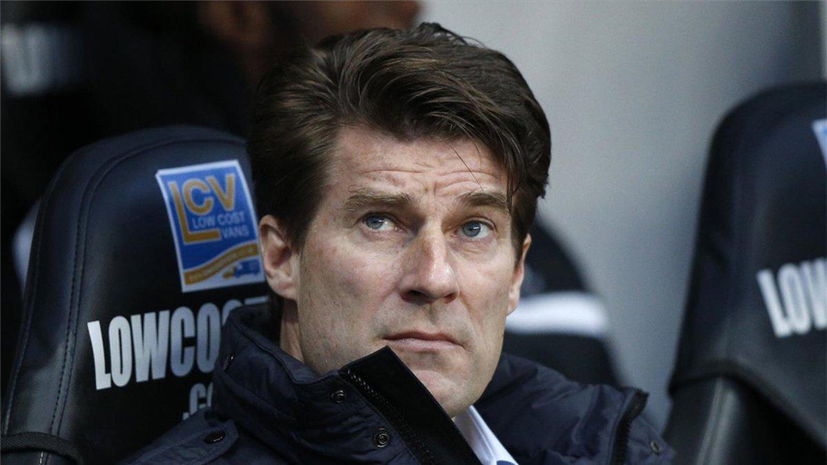 Michael Laudrup sigue viviendo los clásicos con pasión... pero desde la grada