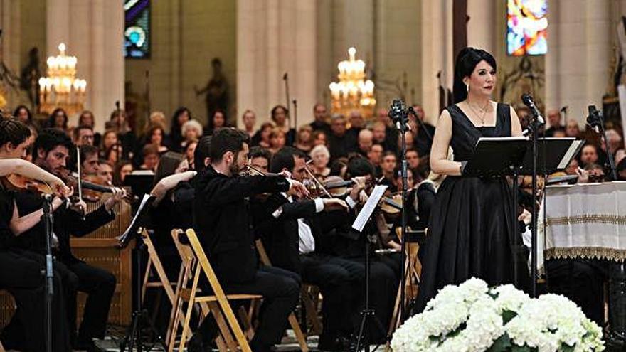 Belén Elvira durante el concierto en la catedral madrileña de la Almudena.