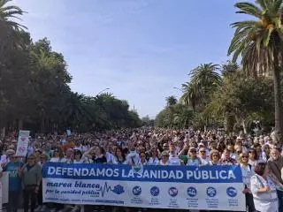 Miles de personas se manifiestan en Málaga en defensa de la sanidad pública