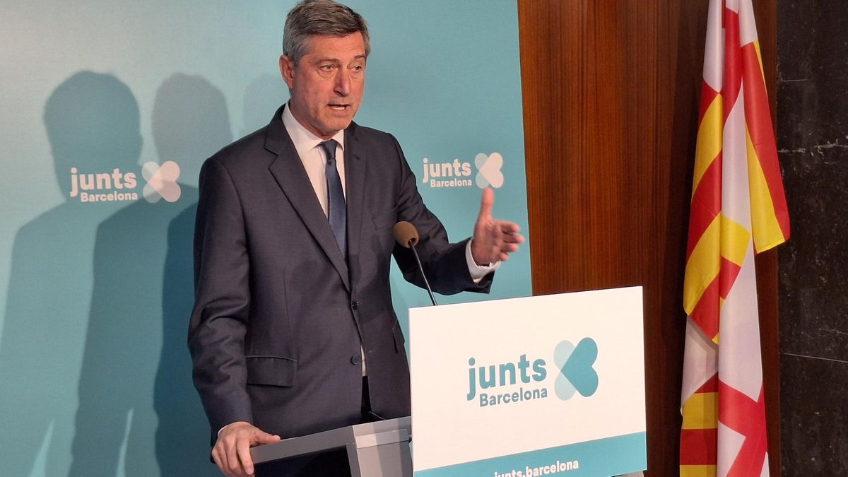 El líder de Junts en Barcelona, Jordi Martí, en rueda de prensa.