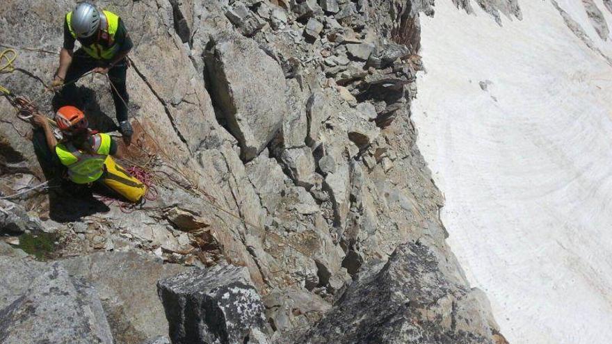 Fallece un escalador por un desprendimiento de rocas en el Pirineo oscense