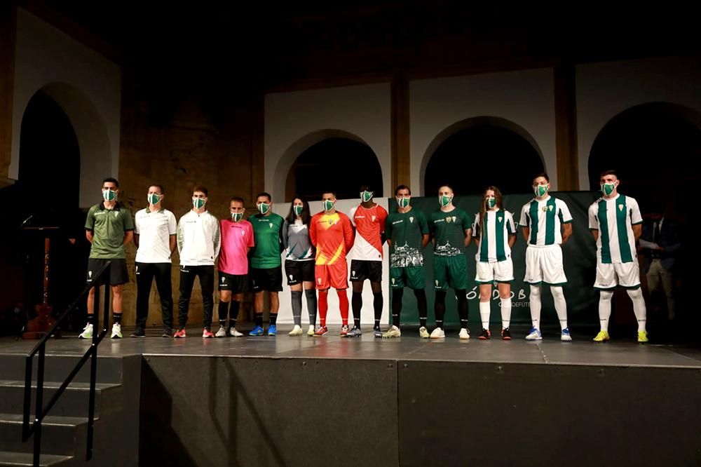 Presentación de las equipaciones del Córdoba CF de la temporada 20-21