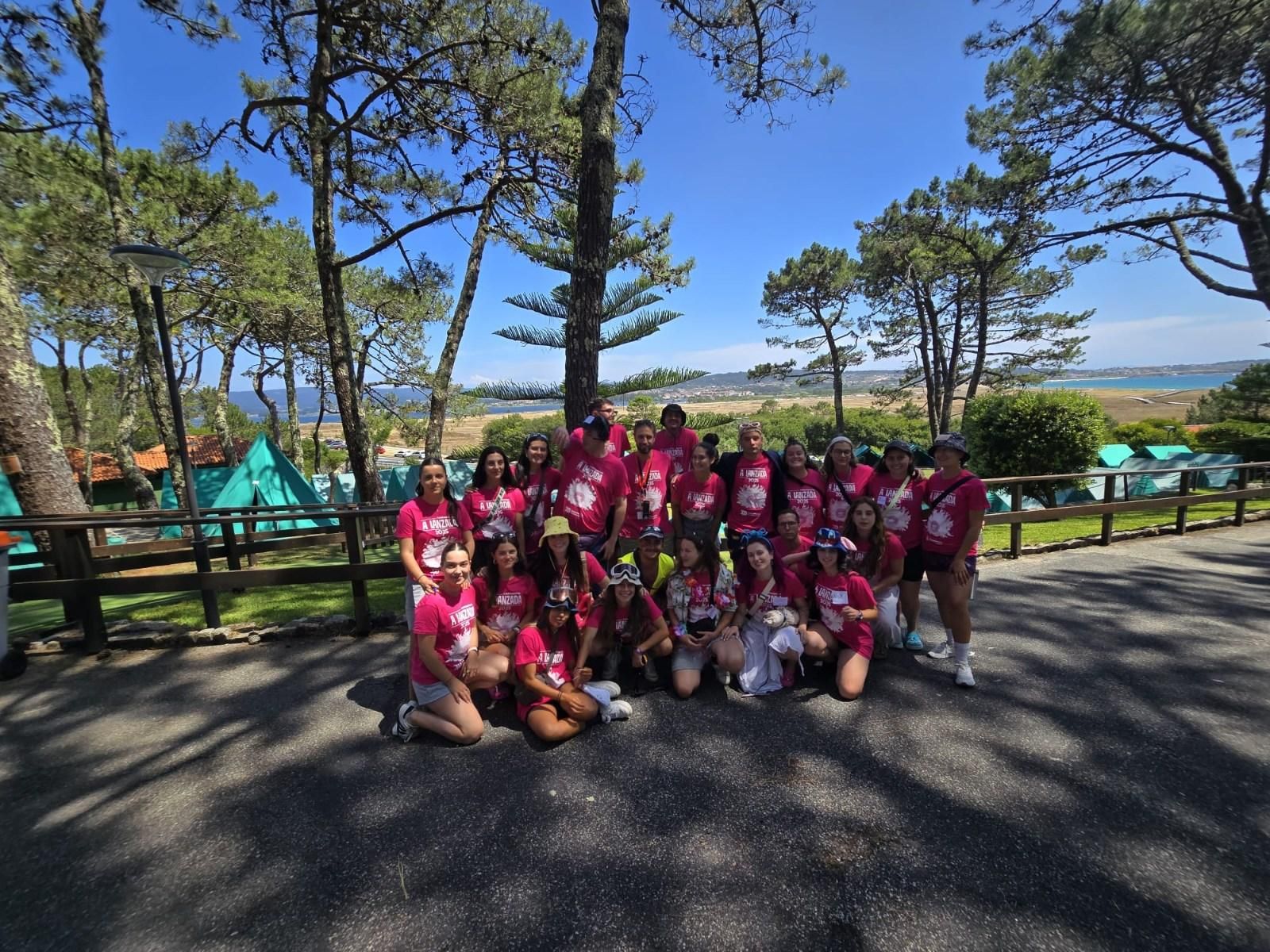 El primero de los once turnos previstos, con 140 niños, ya está en el centro vacacional de A Lanzada.