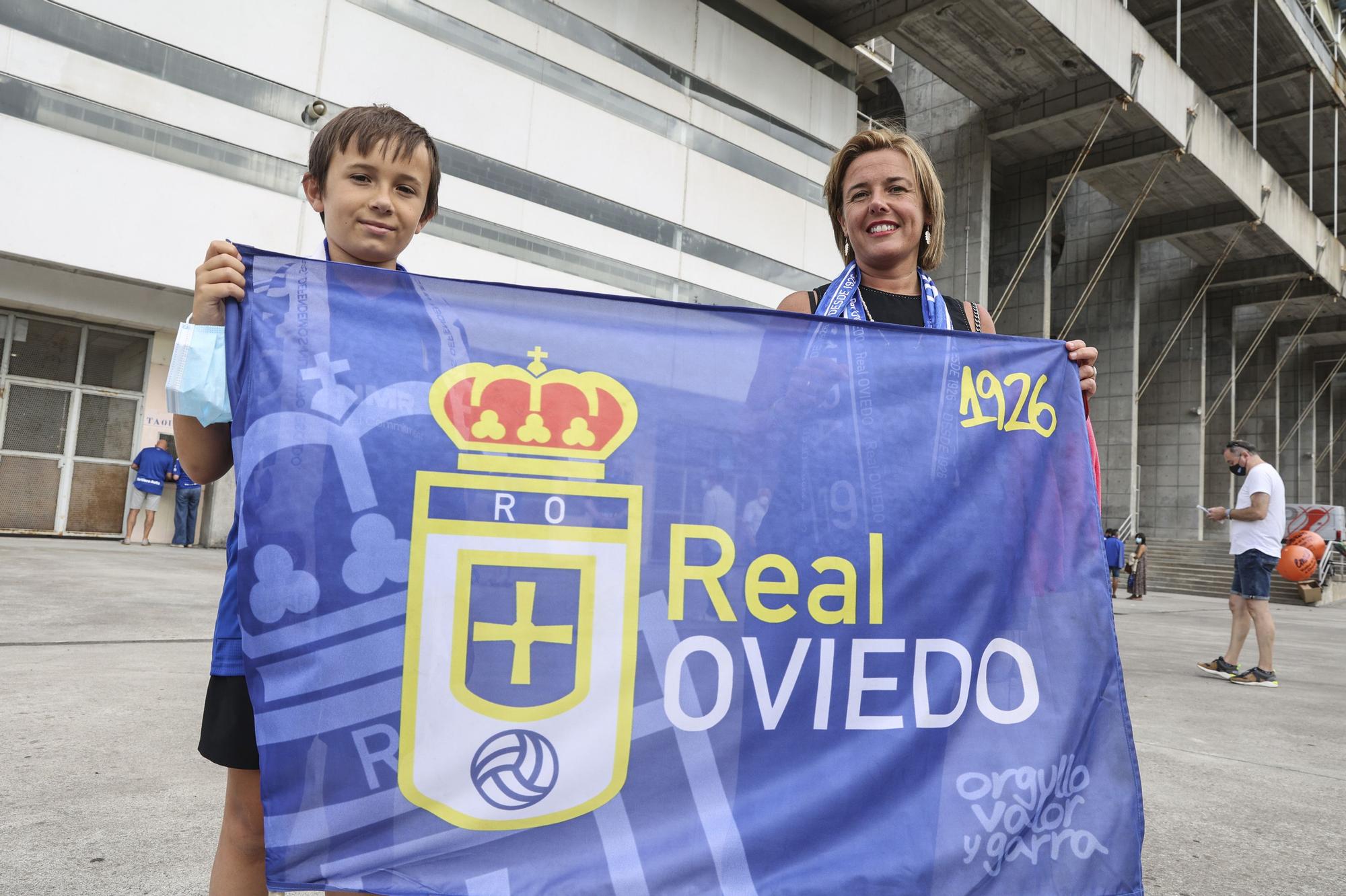 En imágenes: los aficionados del Real Oviedo vuelven al campo