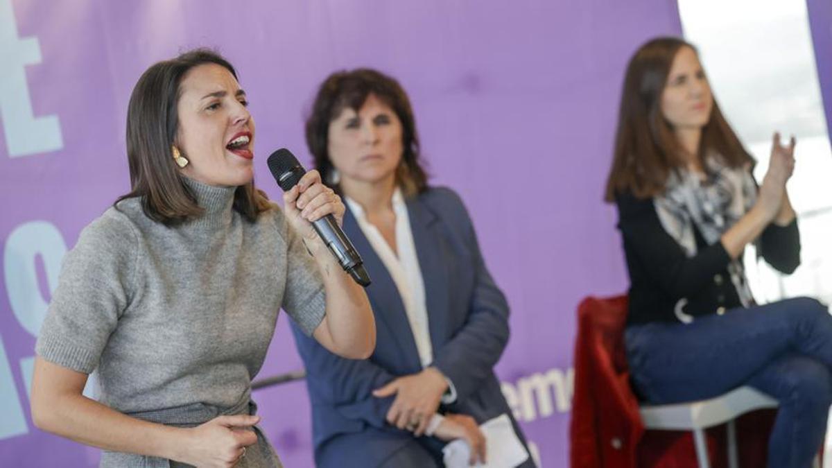 Irene Montero y Ione Belarra con la candidata de Podemos a las anteriores elecciones gallegas, Isabel Faraldo.
