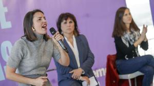 Irene Montero y Ione Belarra con la candidata de Podemos a las elecciones gallegas, Isabel Faraldo.