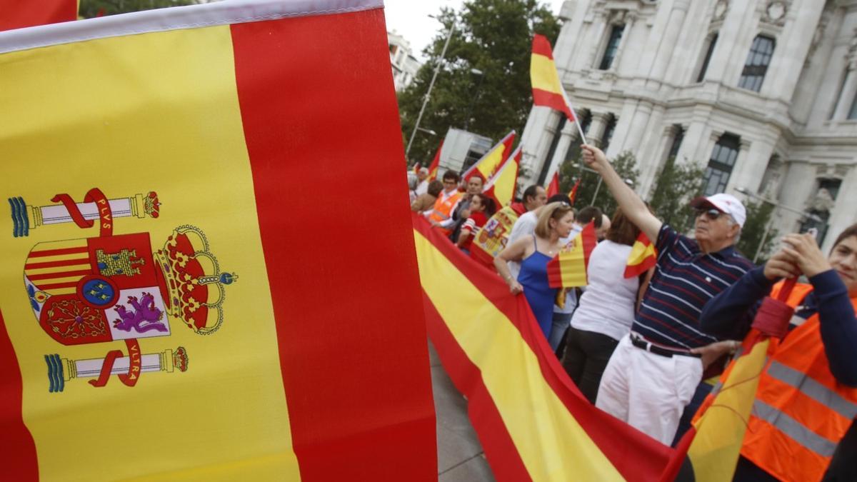 Manifestantes anti 1-O en Madrid