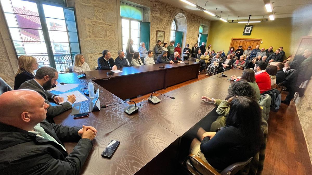 Pleno no que Os Rosales foron nomeados Fillos Predilectos.