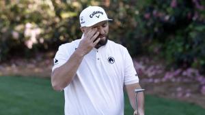 Jon Rahm tuvo un día aciago en el Masters y hoy tratará de remontar para pasar el corte