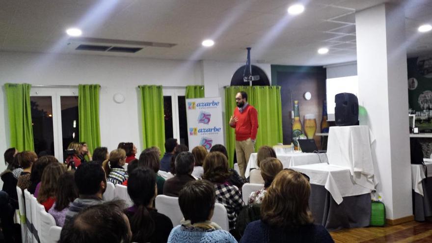 Más de 150 docentes asistieron a la charla de José Ángel Murcia