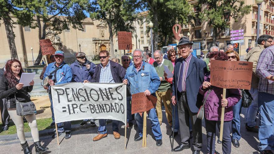 En pie de guerra por la revalorización de pensiones en Orihuela