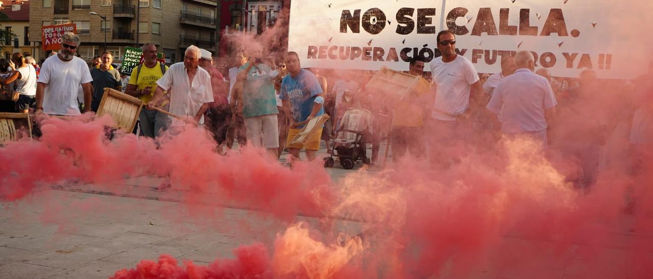 La manifestación, en La Marina.