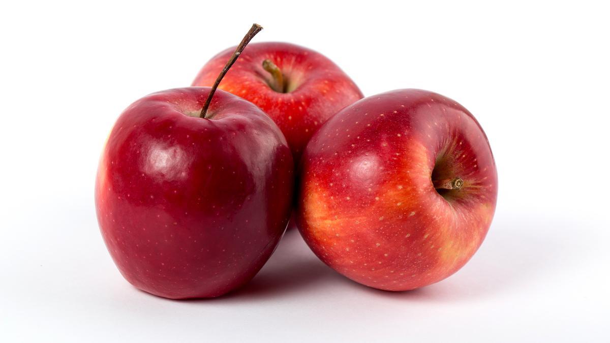 Comer manzanas con piel ayuda al tránsito intestinal
