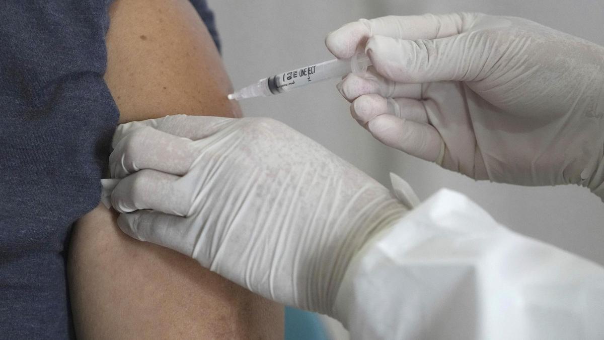 Durch die Aktion sollen 100 Deutsche an ihre Erst- oder Boosterimpfung kommen.