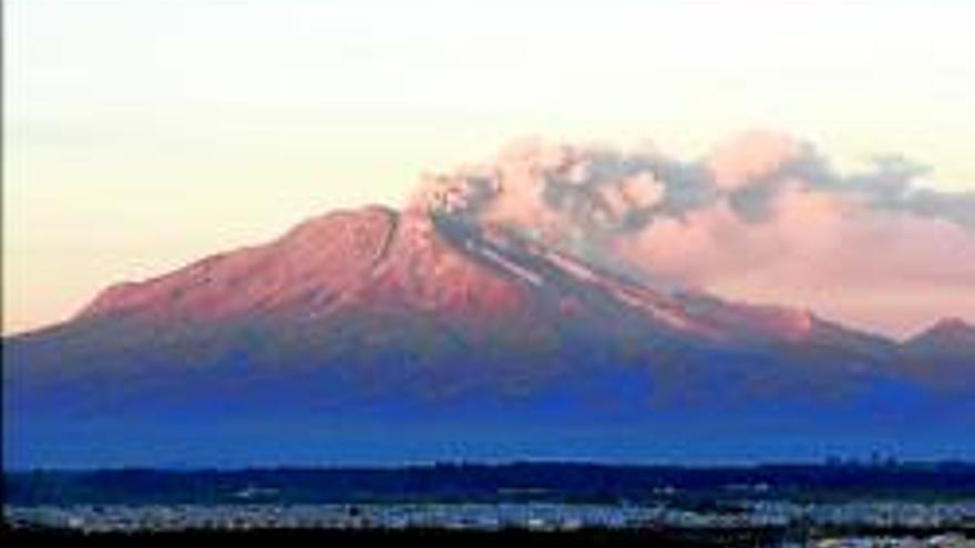 Continúa la erupción del volcán &#039;Caulbuco&#039;