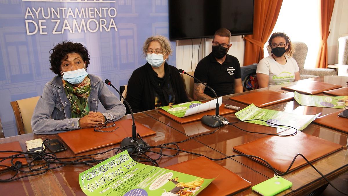 Presentación del concurso de mascotas en el Ayuntamiento de Zamora