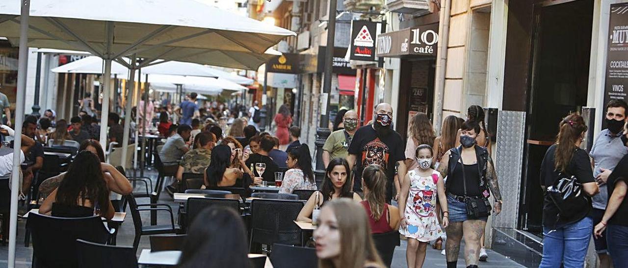 Cierre total del ocio nocturno, de la hostelería a la una de la madrugada y prohibido fumar en la calle